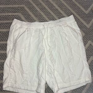 Hollister Men's White Athletic Shorts